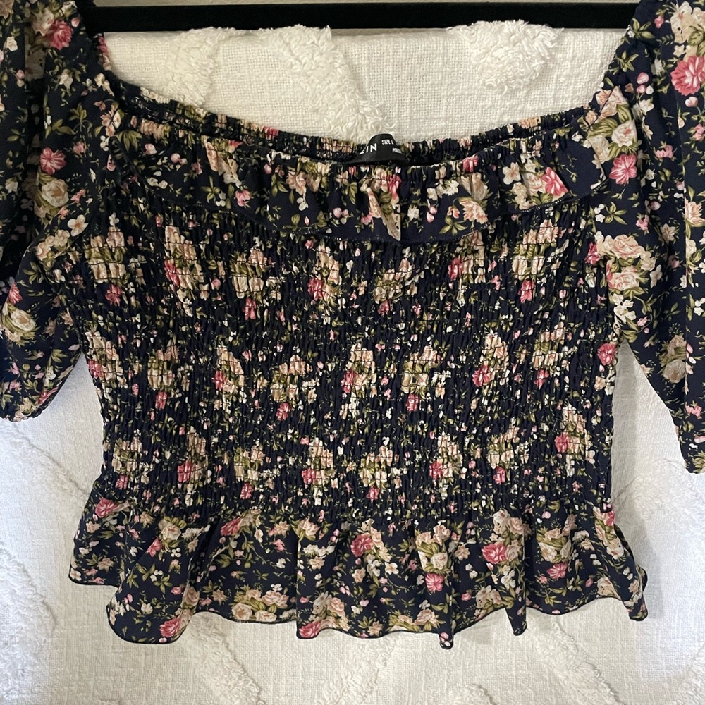 Shein top - Picture 2 of 4